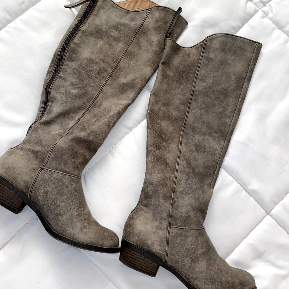 Women's Gray Knee-High Boots
